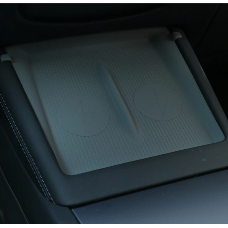 Per Tesla Model Y Juniper 2025 - Wireless Charging Pad recensione e prezzo